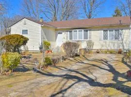 4 Mi to LIRR Station Nice Home in West Babylon!