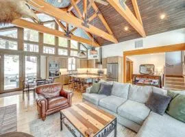 'Chelan Mountain Retreat' Chalet w/ Fire Pit!