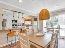 2 Mi to Shore Modern Retreat in Fort Walton Beach