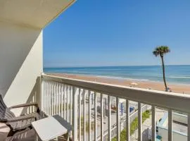 Daytona Beach Studio Condo with Ocean Views!