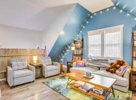 Less Than 1 Mi to Beach Quirky and Central Apt in Frankfort