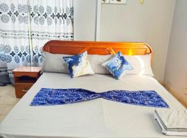 Estepona Playa, hostel in Accra