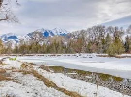 6 Mi to Chico Hot Springs Villa with River Access