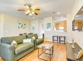 Half-Mi to Galveston Strand Charming Home with Yard