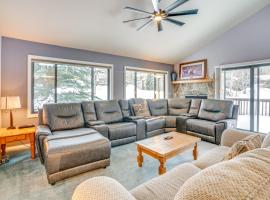 Home with Mtn Views in Frisco Near 3 Ski Resorts!, hotel a Frisco