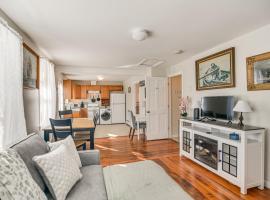 9 Mi to Beach Home with Private Yard in Westport, hotel v destinaci Booth Corner
