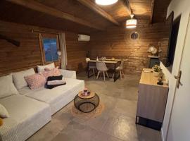 Chalet studio, hotel v destinaci Porto Ota