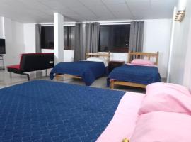 Amplio y aconchegante，瓦拉斯的有停車位的飯店