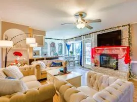 9 Mi to Dtwn Spacious Retreat in Corpus Christi!