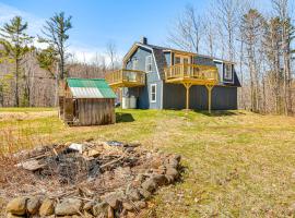 Charming Maine Retreat Near Skiing and ATV Park!, ξενοδοχείο σε Wilton
