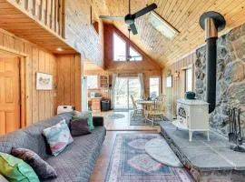 3 Mi to Catskill Scenic Trail Stamford Cottage