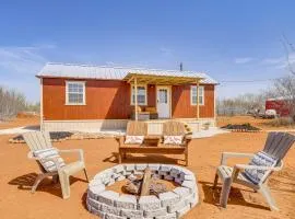 Hike, Hunt and Fish Pet-Friendly Studio in Dilley!