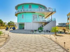 Golf Cart and Elevator Retreat 1 Block to Beach