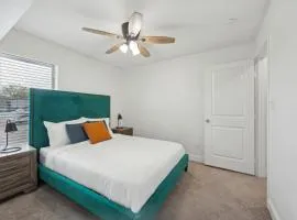 The Mirage 253 I Spacious 2 Bed 15 Bath
