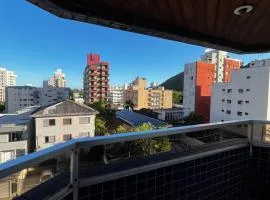 Apartamento tranquilo 6 quadras da praia
