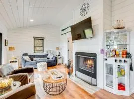 1 Mi to Marina Cabin with Views Near Atwood Lake!