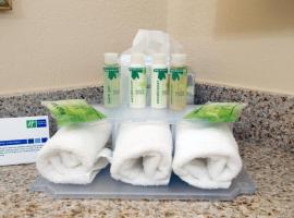 Holiday Inn Express Leland - Wilmington Area by IHG, hotel in Leland