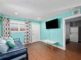 Bright and Cozy Med Center Apartment