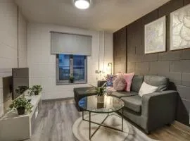 1BR City Centre Apt, Self Check In, Wifi, By DerBnB