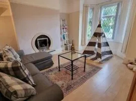 Spacious 4BD with great links to Manchester centre