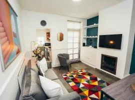 4BR Town House, Self Check In, Parking, By DerBnB