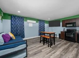 Stylish Med Center Getaway with Parking