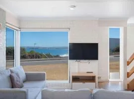 South Seas 1 Beachfront Villa Walk everywhere