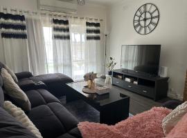 Werribee 3 BR Holiday Home, hotel v destinaci Werribee