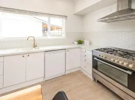 Luxury Living Central College Estate Springvale