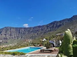 Apartamento con inmejorables vistas a la montana y el mar