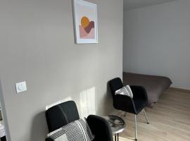 Studio - Proche Centrex & Disneyland, hotel in Noisy-le-Grand