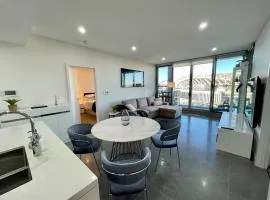Olympic Park Delight - 2 Bdrm -Parking - Views
