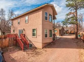 Huge Cozy Home with Many Bedrooms in Ivywild