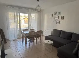 Appartement T2 avec piscine à Biscarrosse Bourg, proche plages du lac et océan, 4 pers, centre-ville - FR-1-319-454