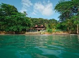 Hotel Bahía Aguacate