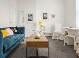 Santiago 10 - Sleeps 10, Free Wifi & Parking