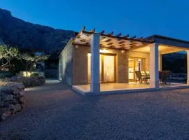 Grand View Holiday Home