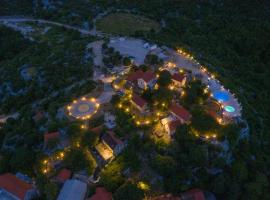 Rustical Resort Kokorići with Shared Outdoor Swimming Pool, hotel a Vrgorac