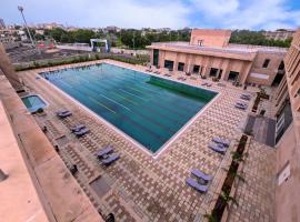 Ramada by Wyndham Ahmedabad Narendra Modi Stadium Motera, hotel v destinaci Kurnool