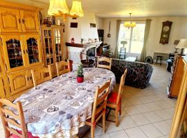 Cozy 2 bedroom house, hôtel à Sars-Poteries