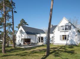 Les Bulles d'Or - A 400m de la plage, hotel in Frehel