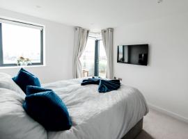 Brand new Beachfront GF 2 bed 6 guests apartment, hotel in Southbourne