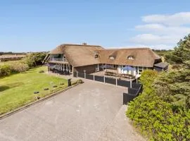 Cozy Home In Ringkøbing With Sauna