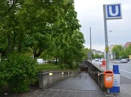 Messe und U-Bahn Nähe Maffeiplatz