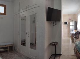 El Hartoune S, hotel in Tlemcen