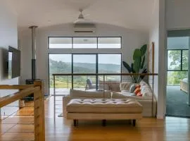 Luxury Hilltop Hideaway Private Outdoor Bath Stunning Hinterland Views