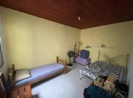 Casa espaçosa e conectada com a natureza
