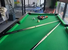 פנטאהוז 7 חדרים עם בריכה ונוף מטריף בטבריה קרית שמואל