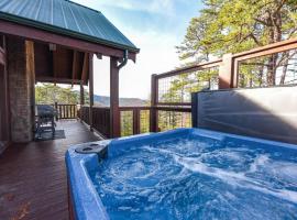 Big Blue Ridge MTN Views Hot Tub Pool Table, hotelli kohteessa Sevierville