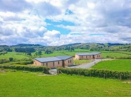 Castle Pren Lodges, ξενοδοχείο σε Llanddewi Ystradenny